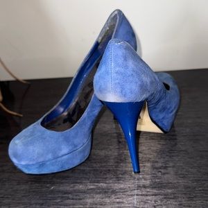 Size 8 blue heels